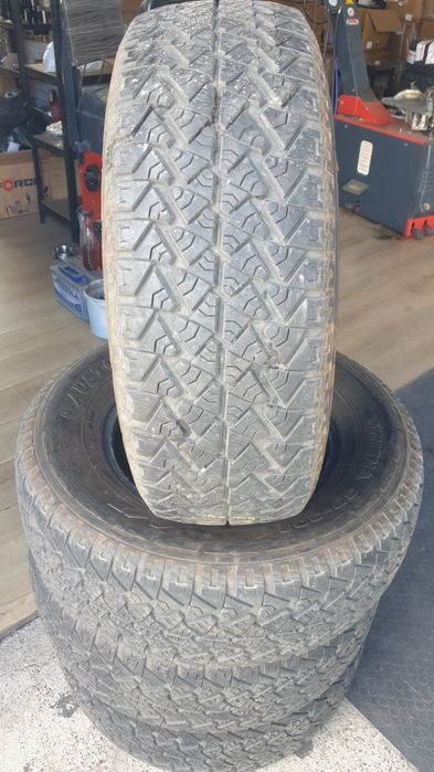 Всесезонни гуми 245/70/16 АТ. DOT 5023г.