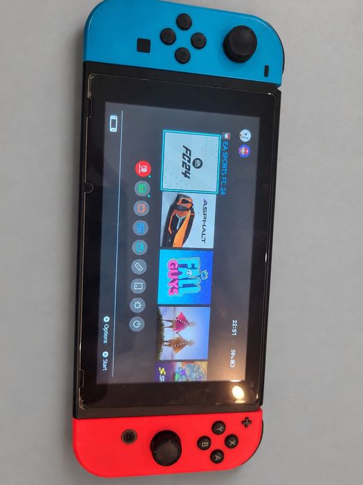 Nintendo Switch V2 + EA Sports FC 24
