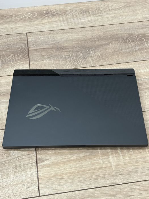 Игроовой ноутбук Asus rog strix