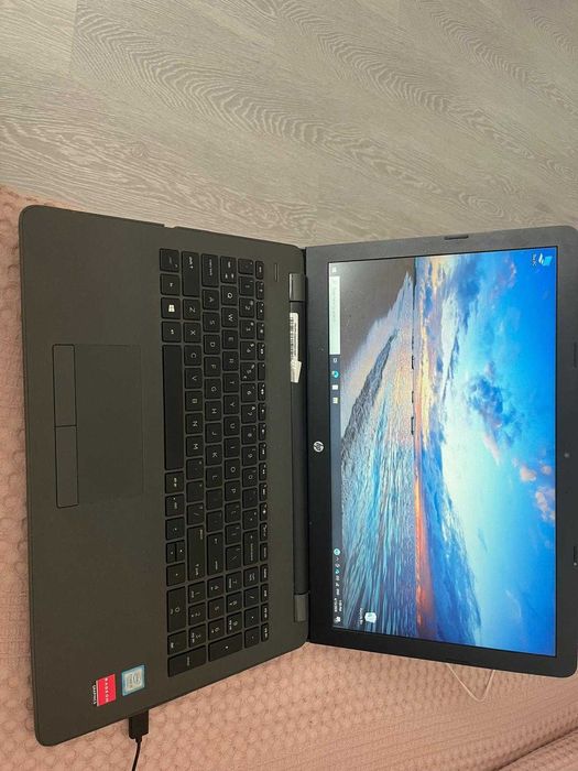 De vânzare- Laptop HP pentru piese