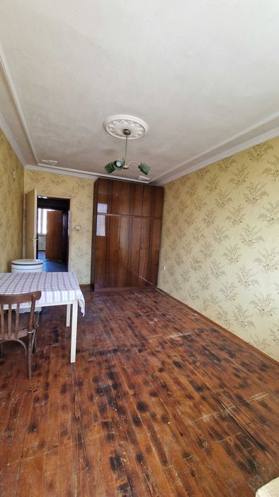 Просторен тухлен апартамент