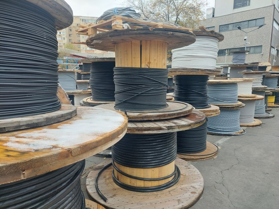 Cabluri și materiale electrice