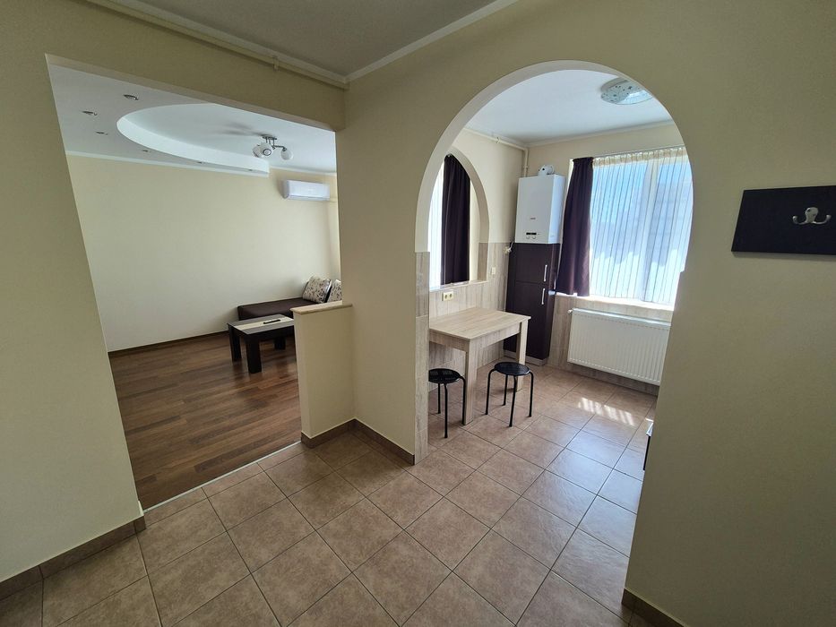 PROPRIETAR – Închiriez ap. 2 camere ULTRACENTRAL (zona Bizo)