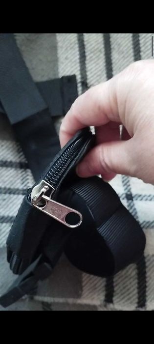 Сумочка-кошелек на ремне. Новая.