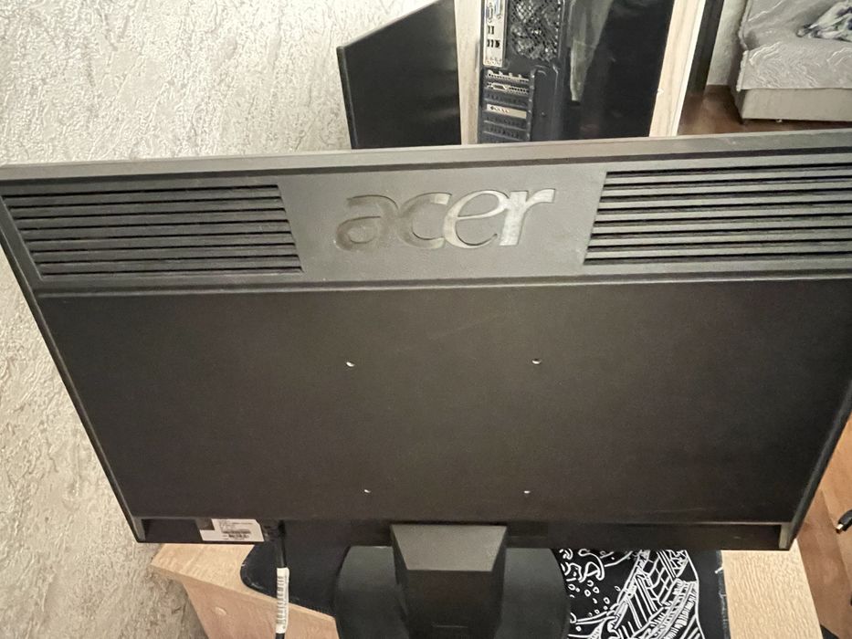 МОНИТОP aser fullHD