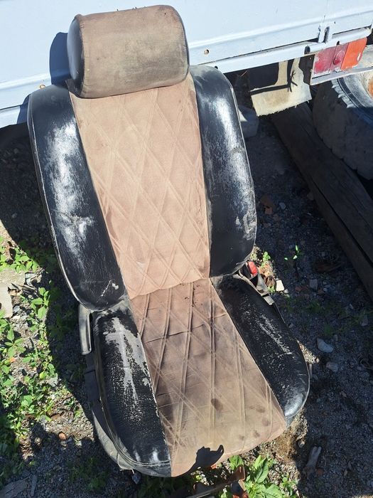 Продам сиденья бив е34