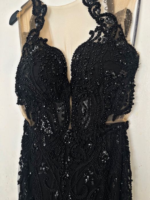 Черна бална рокля от Berna Moda