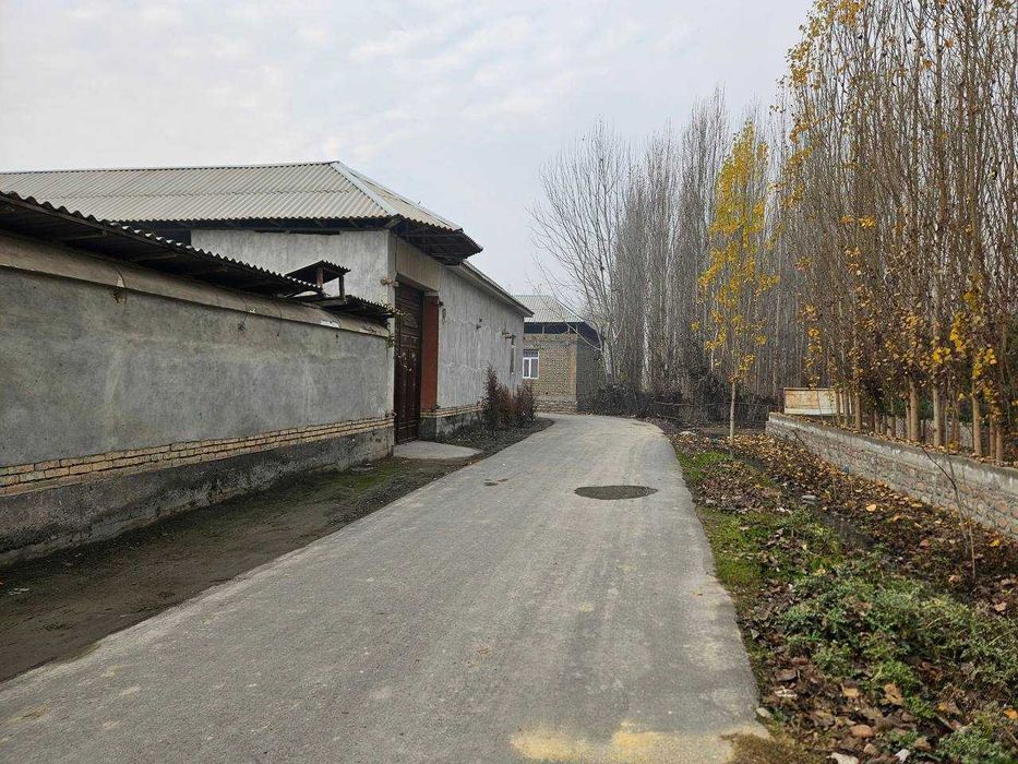 Дангара центр худудида уй сотилади!