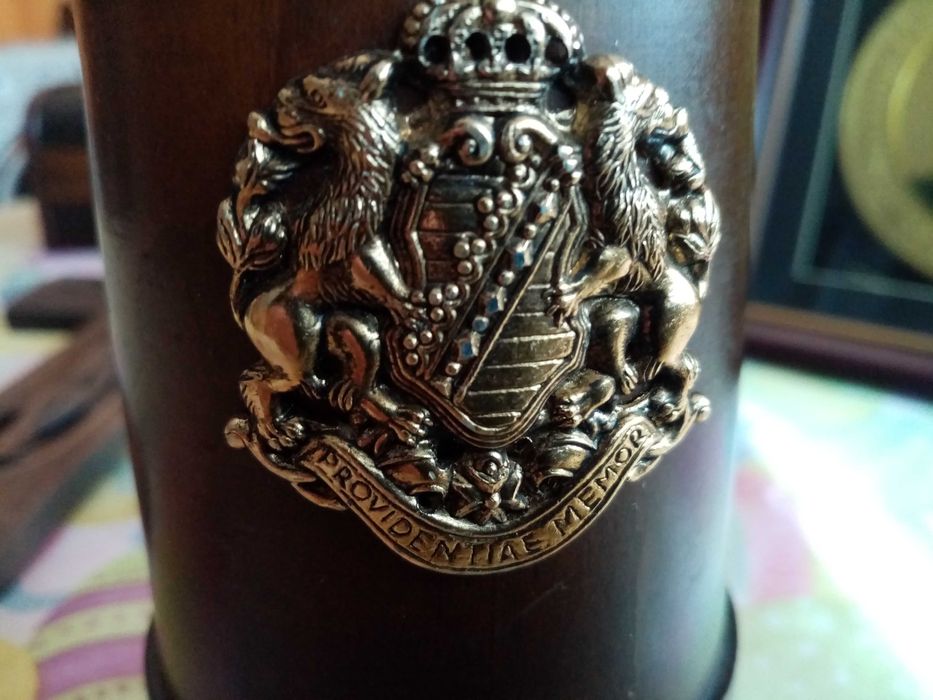 Стара мелничка с позлатен герб, Италия, 1960 г.