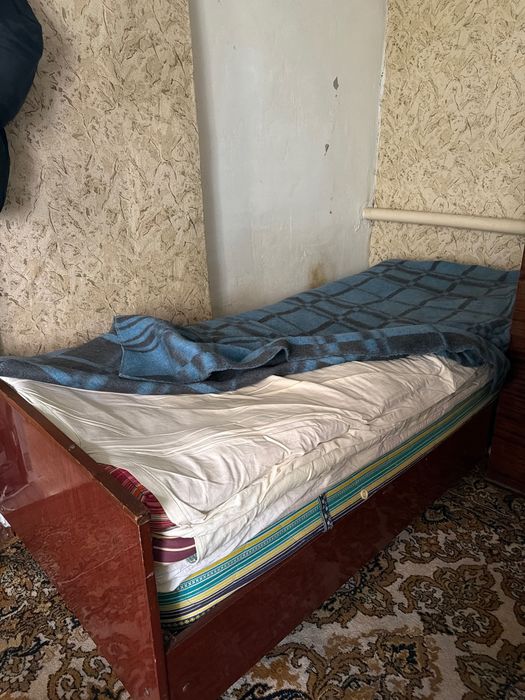Спальная кровать