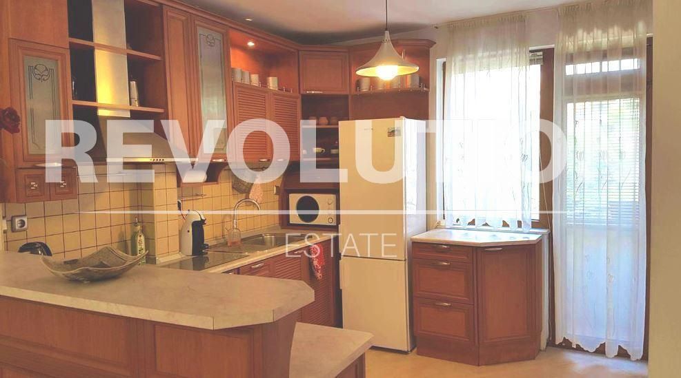 Дава се под наем Тристаен апартамент в Варна, Спортна зала - 85 кв.м за 700 € - Снимка #4