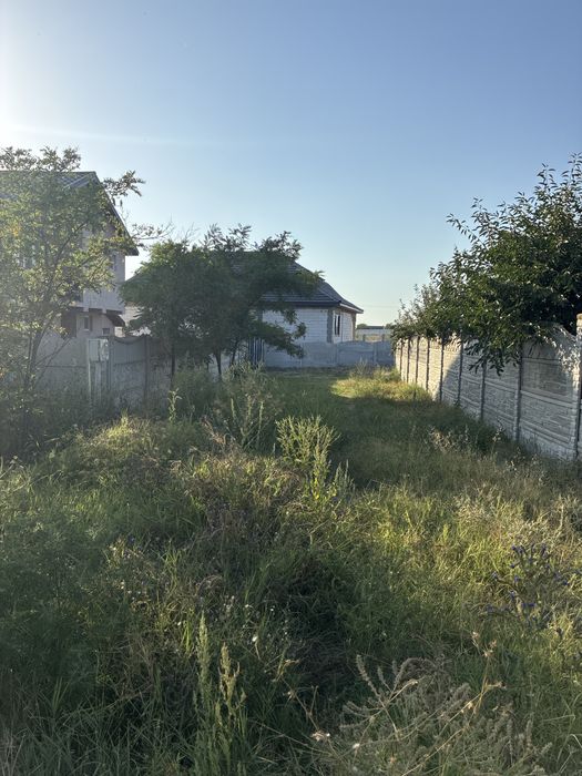 Vand teren intravilan 350 mp Preajba veche zona Semntest