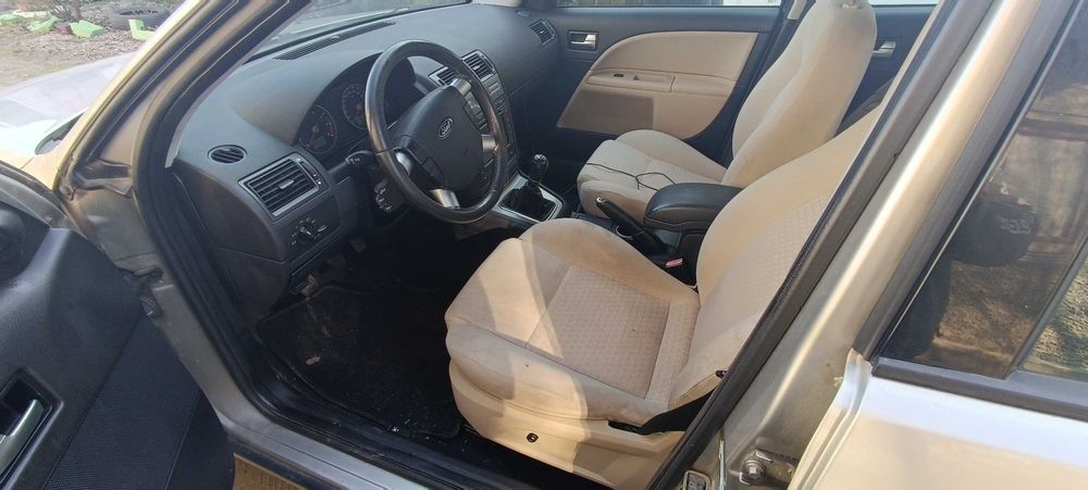 Vand ford mondeo 1.8 benzina