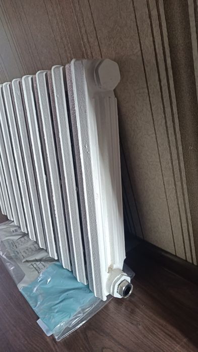 Продам радиатор чугунный из 10 секций.