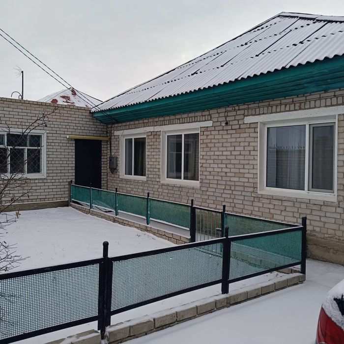 Продам дом с большим помещением