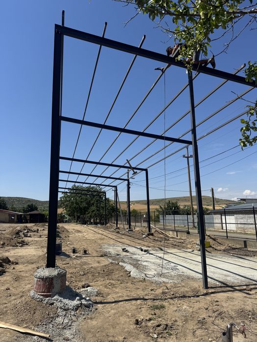 Hala sopron / adapost utilaje metalica 7 m latime x35 m lungime x4 m strasina din ipe 160