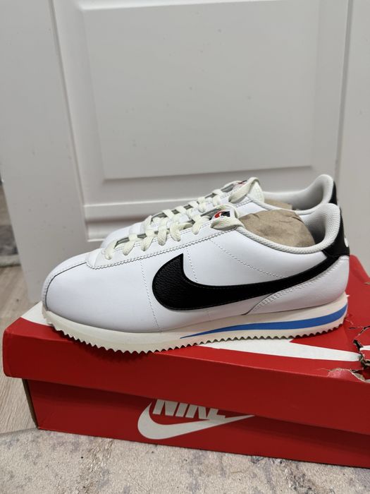 Продам новые Nike cortez 39 размер