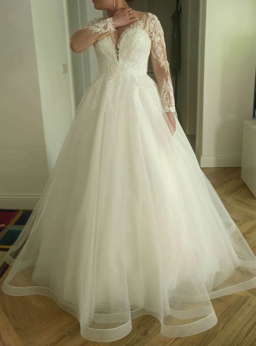 Vand rochie mireasa noua