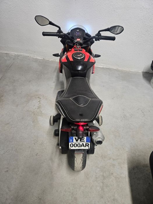 Детски спортен мотор Aprilia Tuono V4