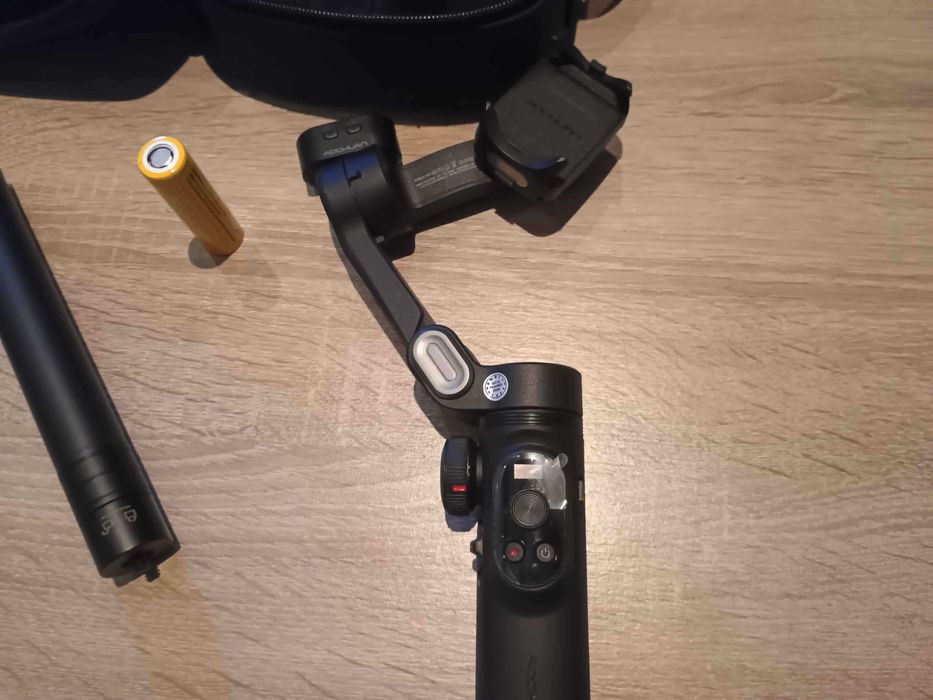 Vand Sistem Stabilizare Pro Gimbal pentru Smartphone Telefon NOU