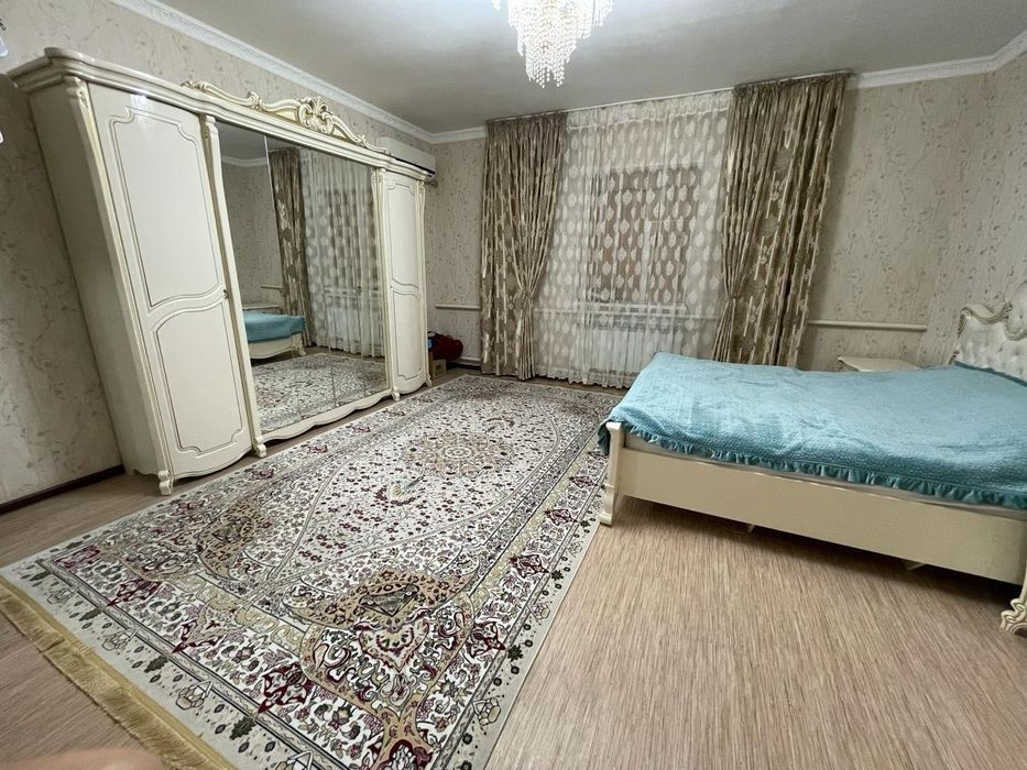 Диван, шкаф, тримо