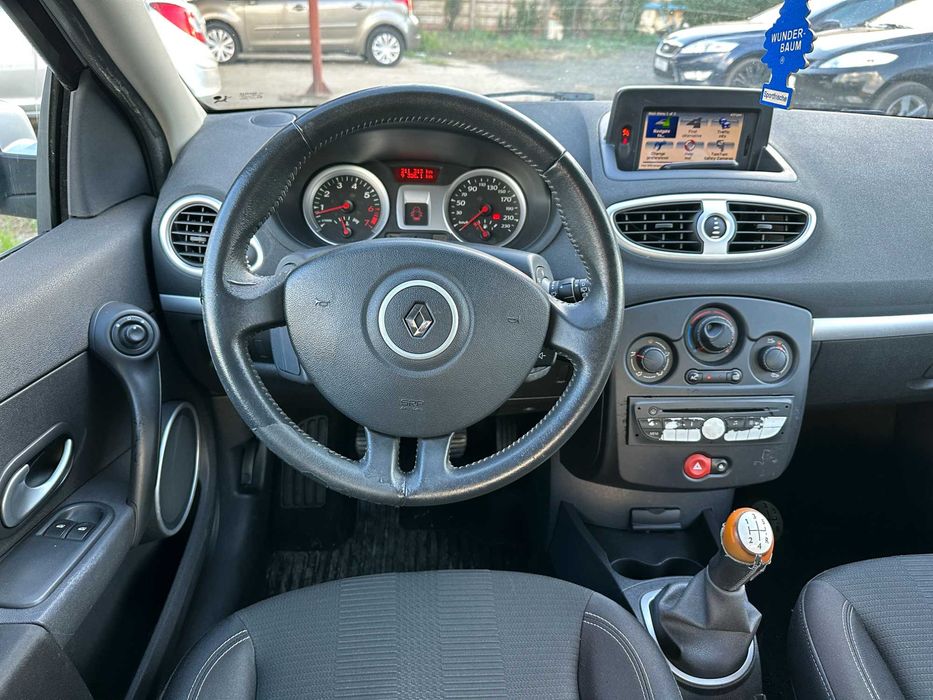 Renault Clio III 2009 • 1.2 Dynamique • Navigație • Climă • Rate Fixe
