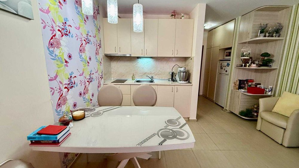 Продава се Тристаен апартамент в Несебър - 99 кв.м за 732 €/кв.м - Снимка #2