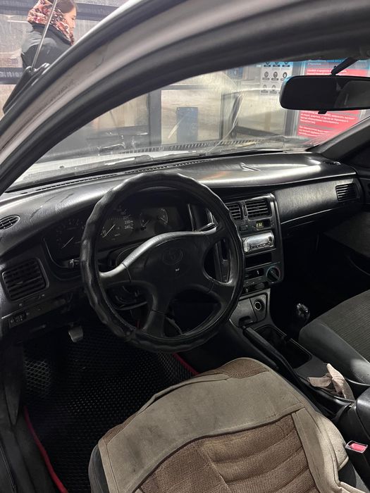 Тойота карина е 1993г.