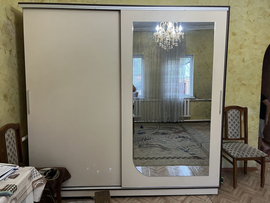 Продам большой шкаф недорого