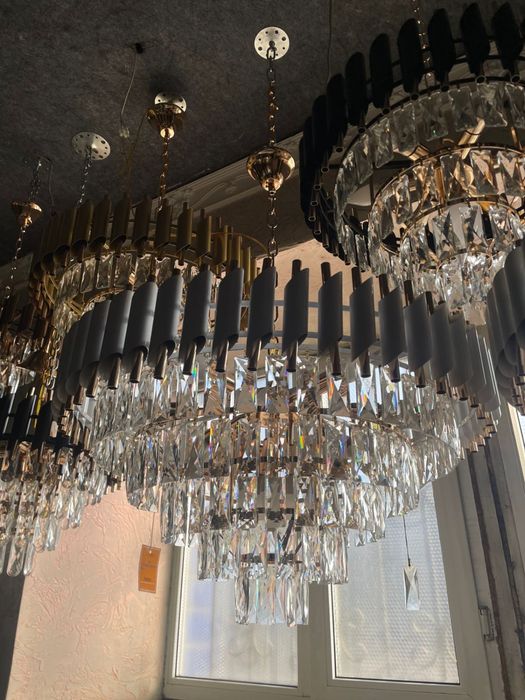 Есть люстры по выгодной цене, пишите