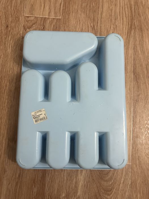 Лоток для столовых приборов.