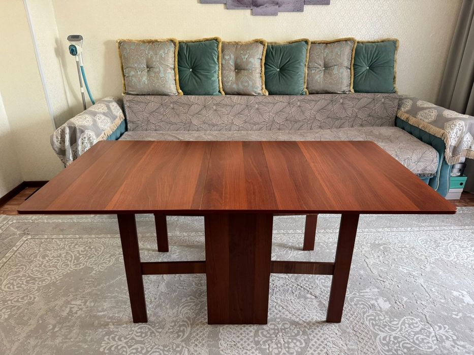 Продается стол-книжка!