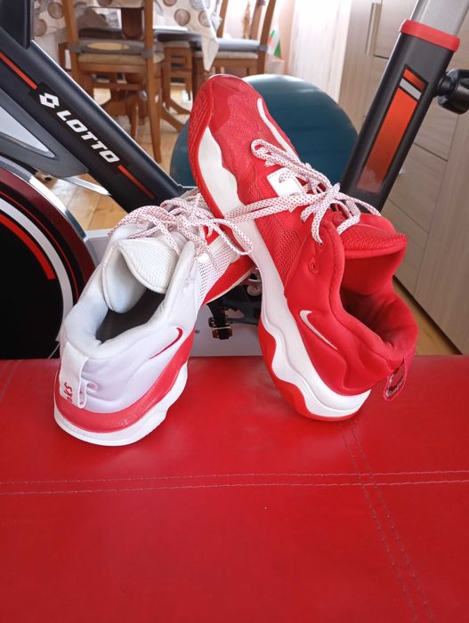 Маратонки за баскетбол 44 номер NIKE