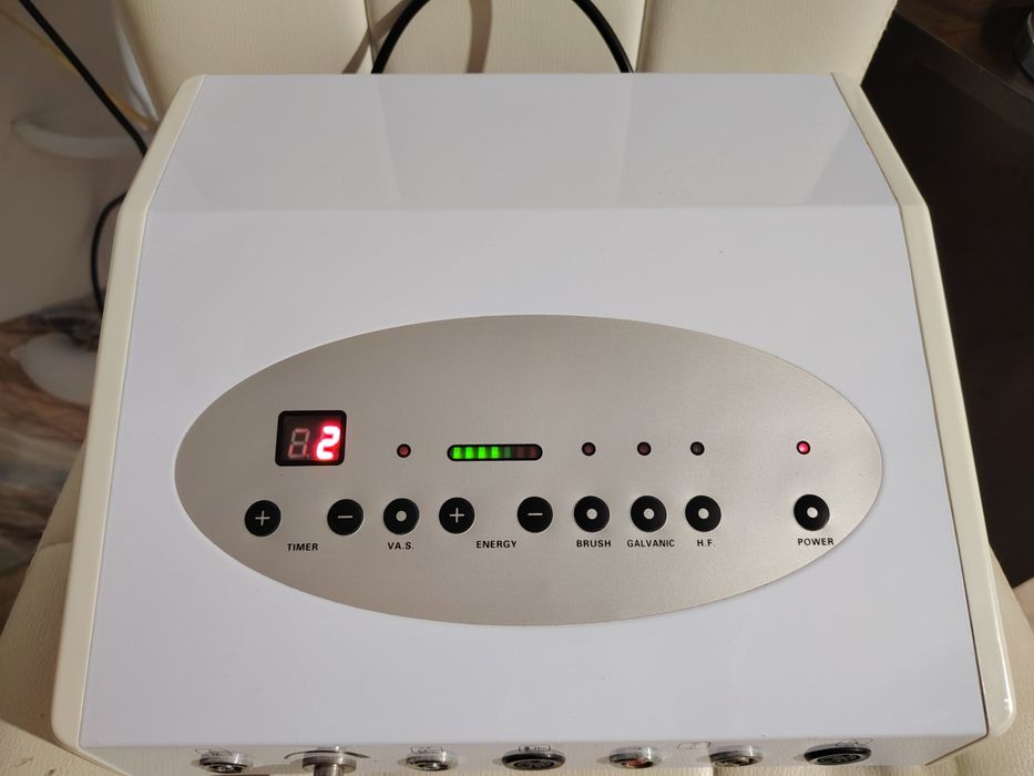 Комбиниран козметичен апарат 5 в 1 DMX- 4005