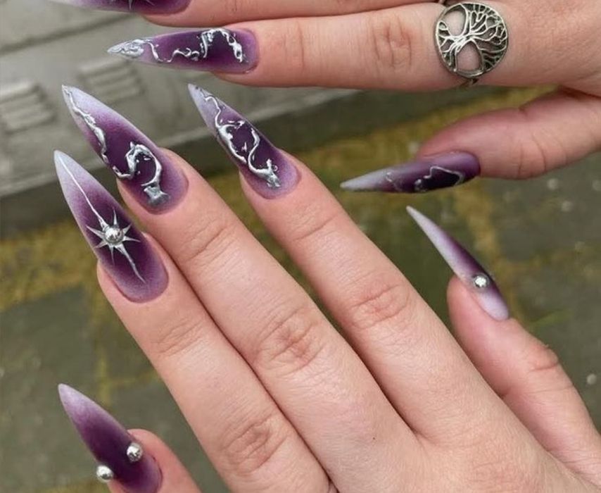 Модель на маникюр