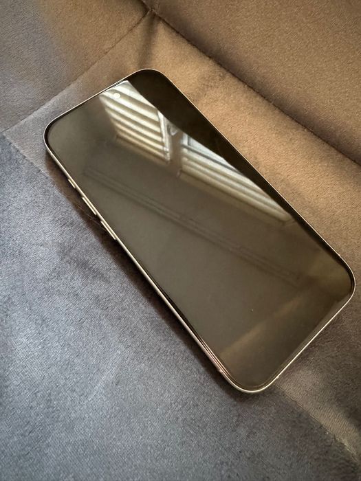 Vand Iphone 15 Pro 256 white impecabil,91% bateria