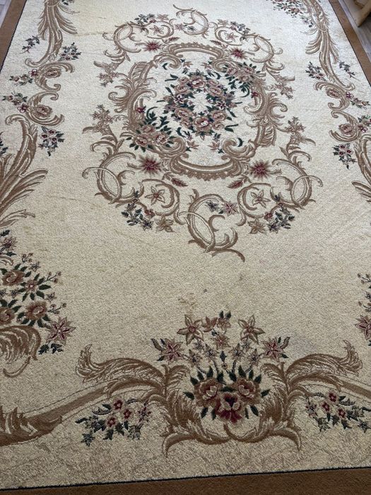 Продам ковёр в хорошем состоянии