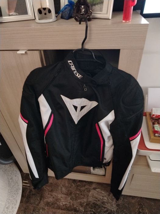 Geaca motoretta marime 42 firma daniese golosità doar o data