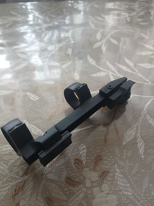 Монтаж за оптика