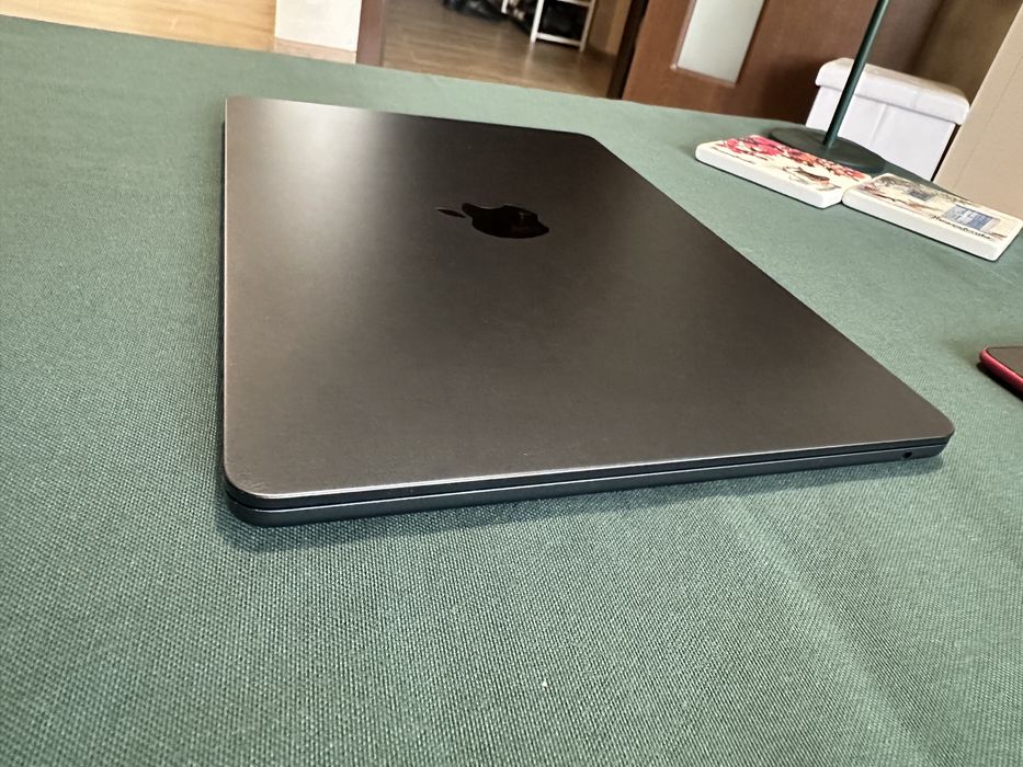 Macbook Air M3 2024