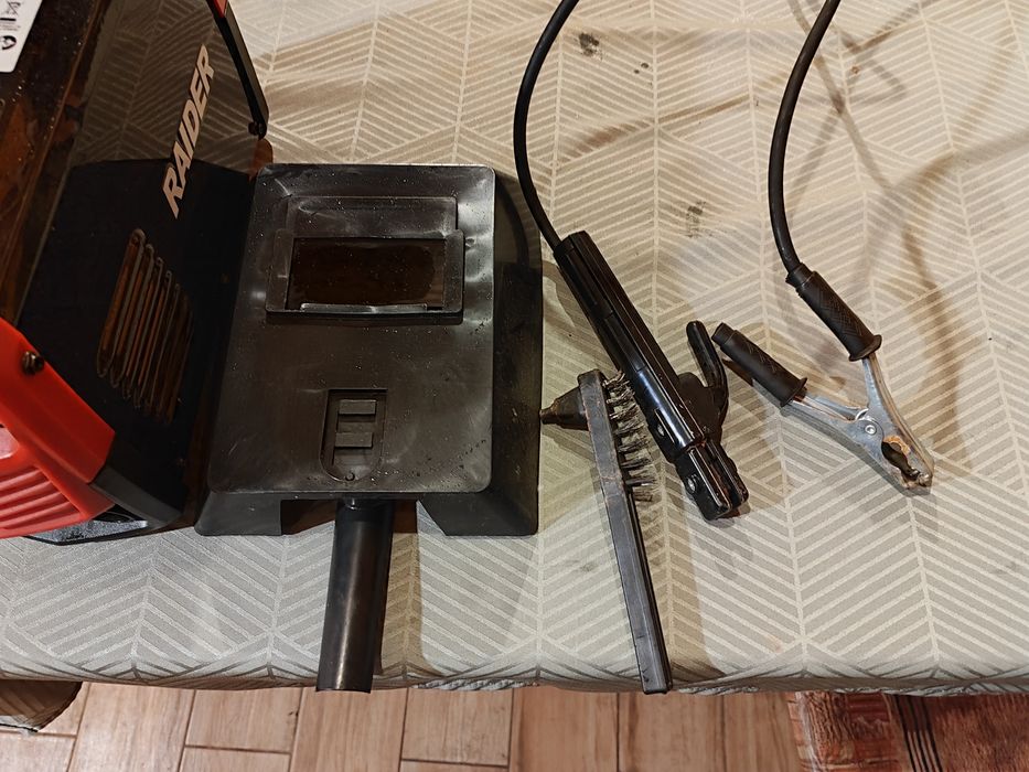 Инверторен електрожен Raider RD-IW220, 200A