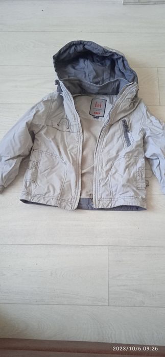 Продам куртку ветровку
