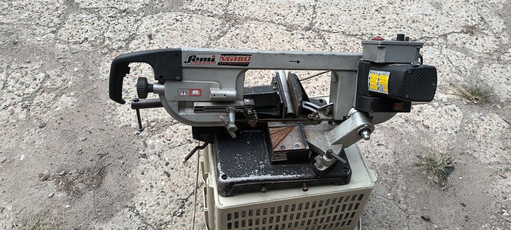 Masina debitat metal Femi NG160