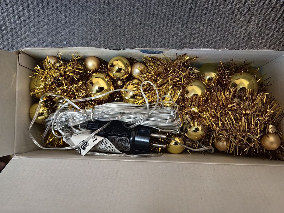 Set decorațiuni, globuri instalație interior!/exterior, beteala...