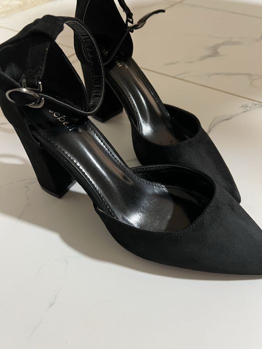 Стильные женские туфли на каблуке