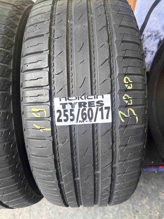 255/60/17 Nokian