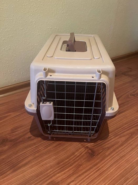 Переноска для кошек и собак