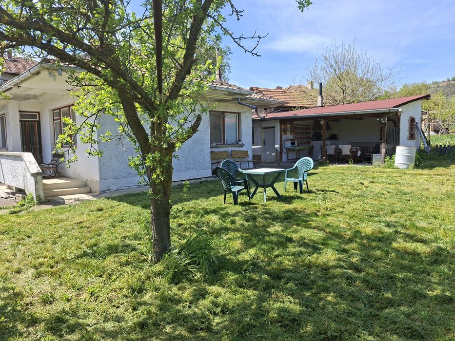 Продава се Къща в Стражица - 70 кв.м за 525 €/кв.м - Снимка #2
