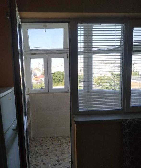 Дава се под наем Двустаен апартамент в Бургас, Меден рудник - зона А - 55 кв.м за 150 € - Снимка #4