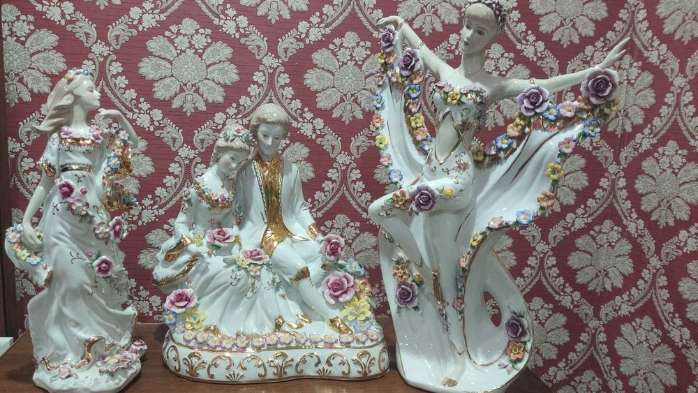 Фарфоровые статуэтки производства Италии, 3 штуки.